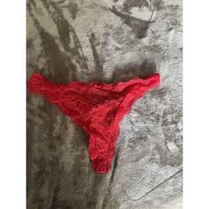 VICTORIA'S SECRET S RED FLORAL LACE THONG PANTIES